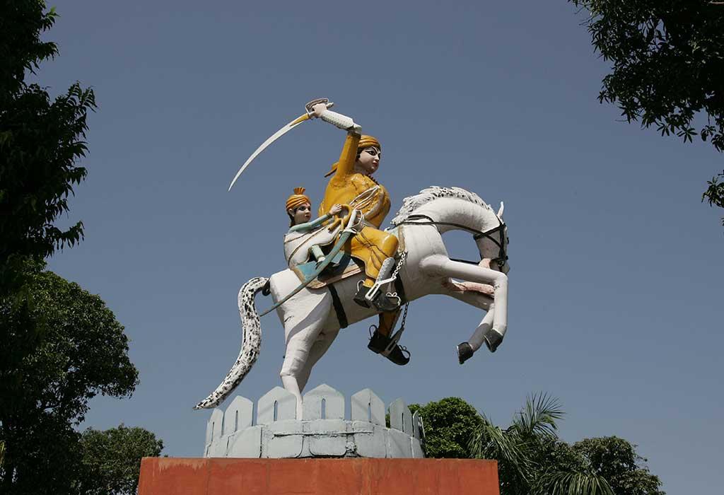 10 points about rani laxmi bai in hindi